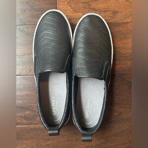 Sperry Women’s Slip On Sneakers 9.5